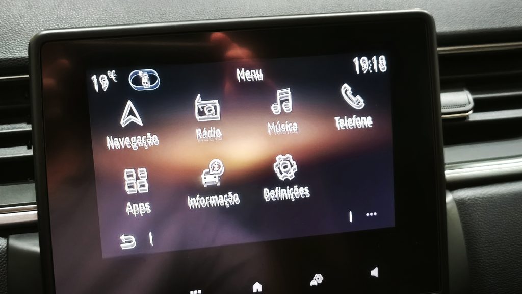 Renault Captur 1.0 TCe Techno cheio