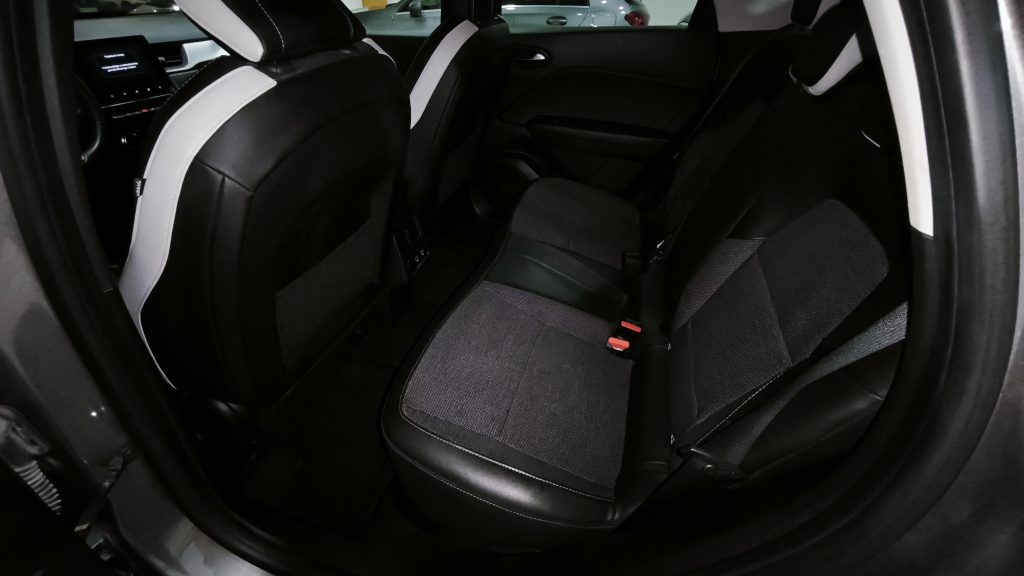 Renault Captur 1.0 TCe Techno cheio