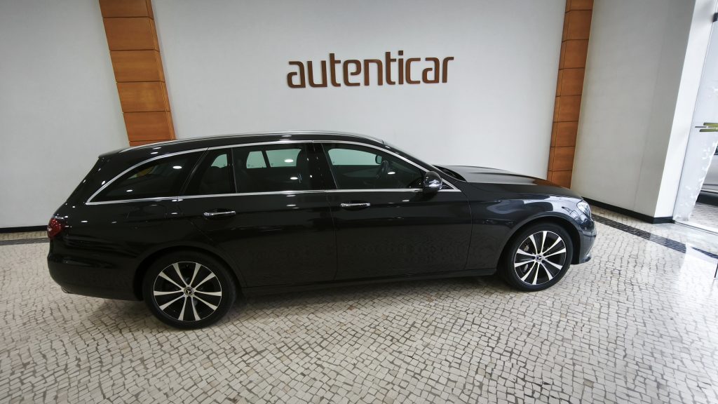 Mercedes Benz E 300 de Avantgarde cheio