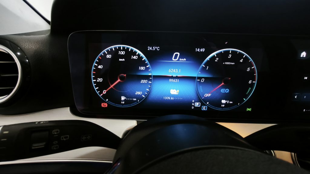 Mercedes Benz E 300 de Avantgarde cheio