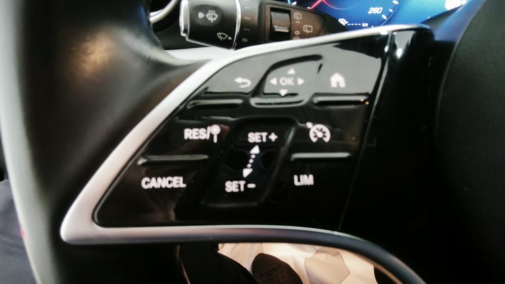 Mercedes Benz E 300 de Avantgarde cheio