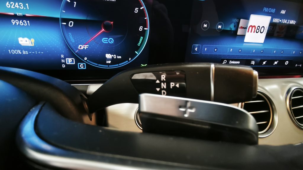 Mercedes Benz E 300 de Avantgarde cheio