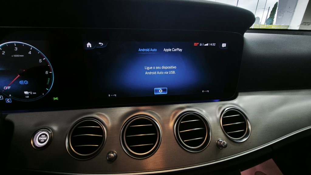 Mercedes Benz E 300 de Avantgarde cheio