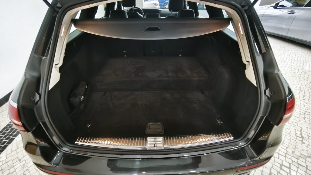 Mercedes Benz E 300 de Avantgarde cheio