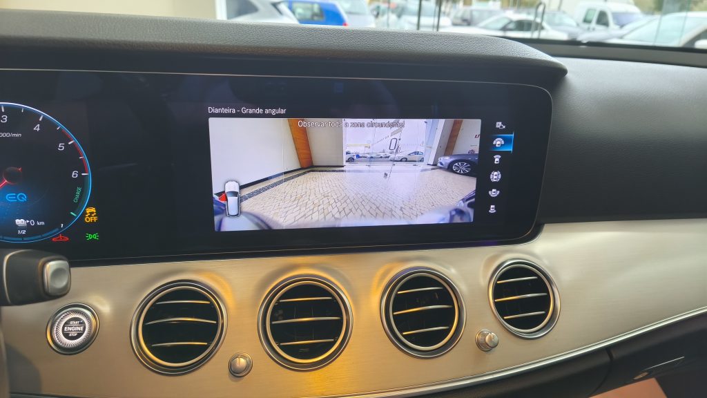 Mercedes Benz E 300 de Avantgarde cheio