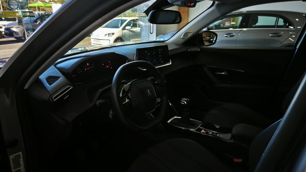 Peugoet 2008 1.2 Pure TECH ALLURE 5P cheio