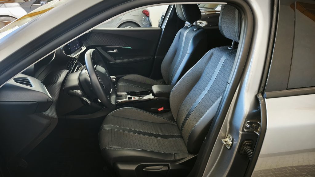 Peugoet 2008 1.2 Pure TECH ALLURE 5P cheio