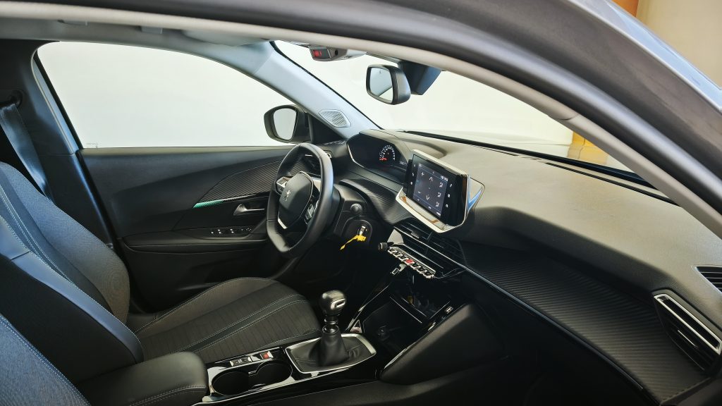 Peugoet 2008 1.2 Pure TECH ALLURE 5P cheio