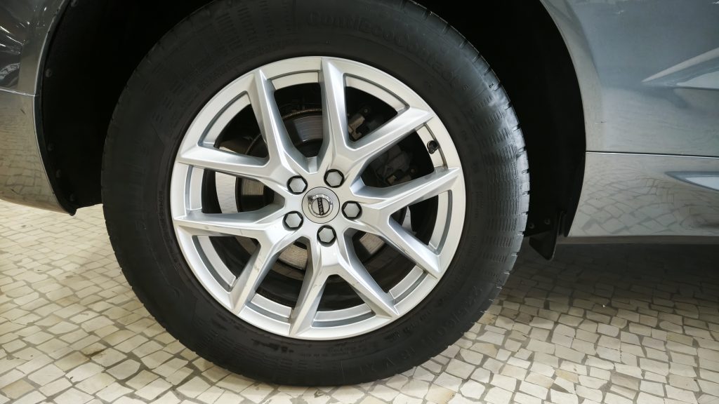 Volvo XC60 D3 150 MOMENTUM PLUS 150HP cheio