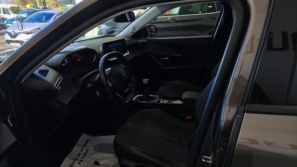 Peugoet 2008 1.2 Pure TECH ALLURE 5P cheio