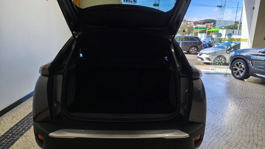 Peugoet 2008 1.2 Pure TECH ALLURE 5P cheio