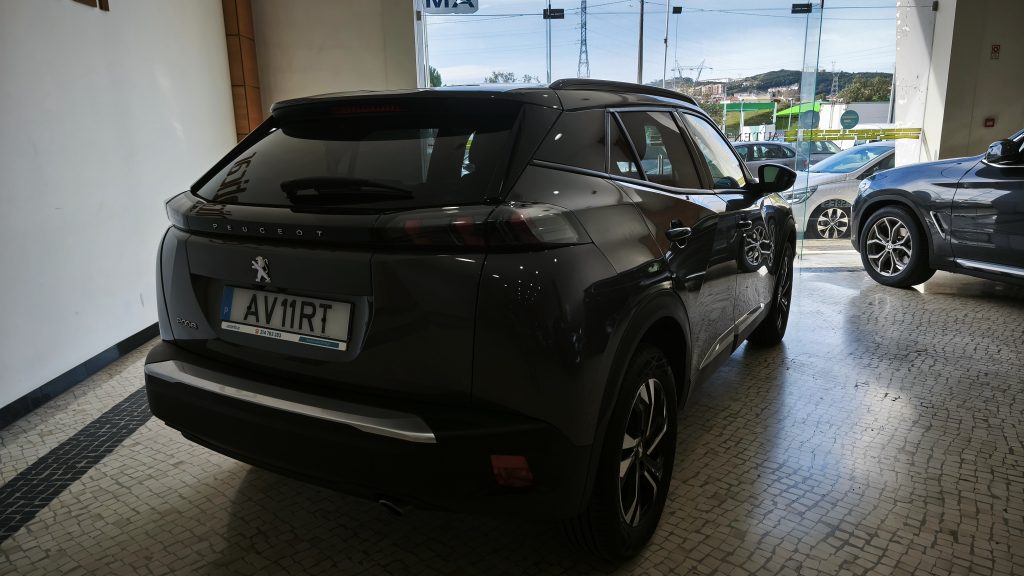 Peugeot 2008 1.5 BlueHdi Allure EAT8 cheio
