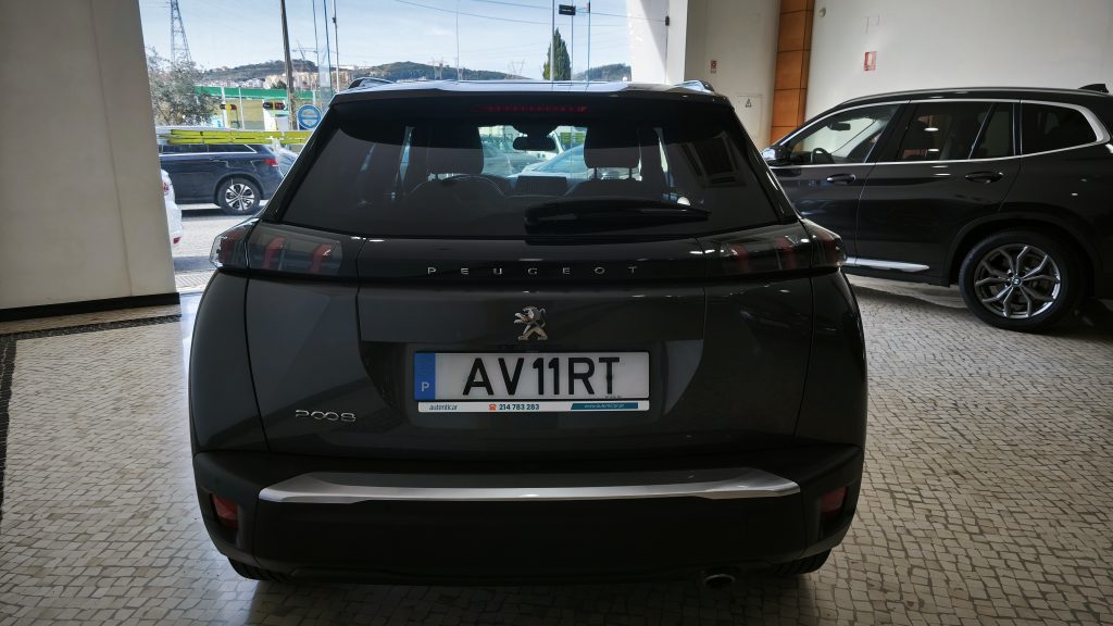 Peugeot 2008 1.5 BlueHdi Allure EAT8 cheio