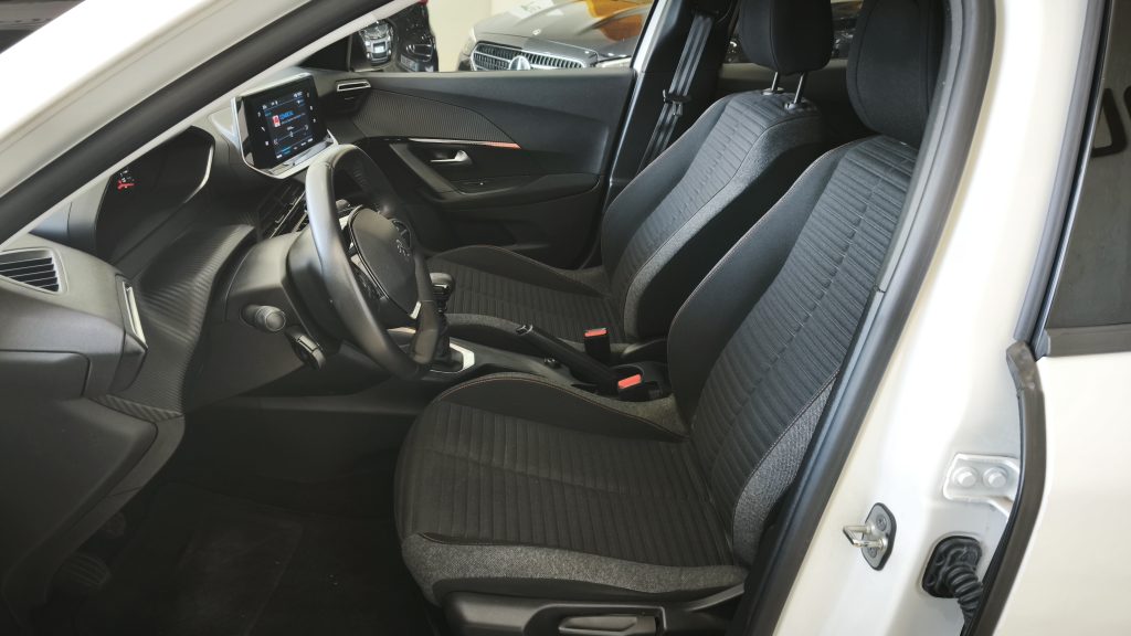 Peugeot 2008 1.5 BlueHdi Active Pack cheio