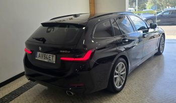 BMW 320e Touring Plug-in-Hybrid Pack Essence cheio