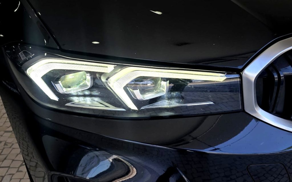 BMW 320e Touring Plug-in-Hybrid Pack Essence cheio