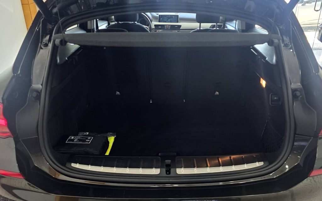 BMW X2 16d sDrive Auto cheio