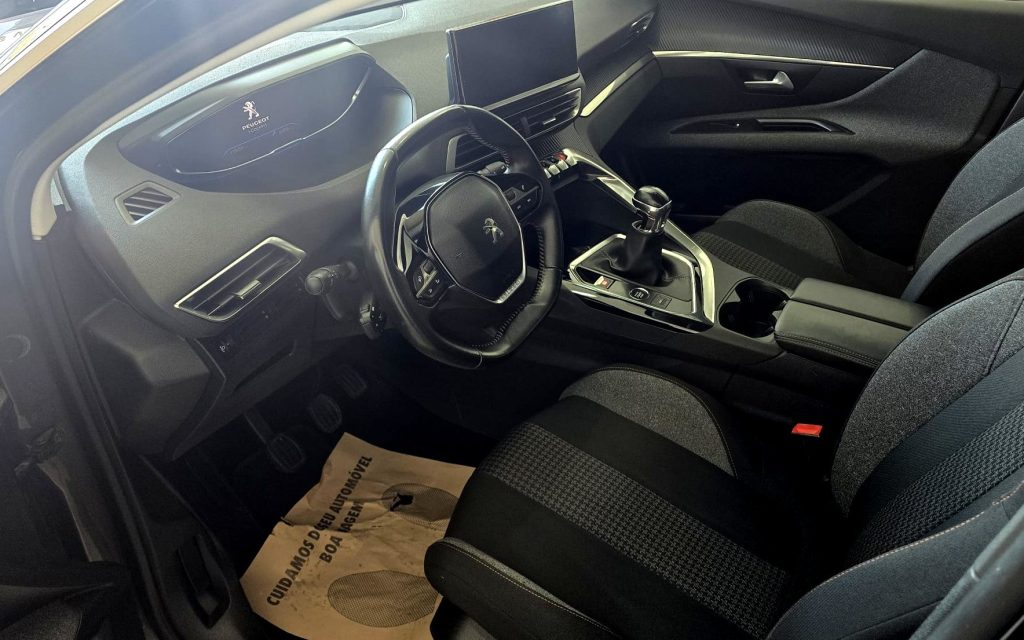 Peugeot 3008 1.5 BlueHDi Active Pack cheio