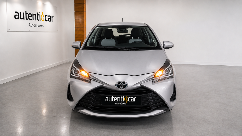 Toyota Yaris 1.0 VVT-i Comfort cheio