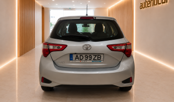 Toyota Yaris 1.0 VVT-i Comfort cheio