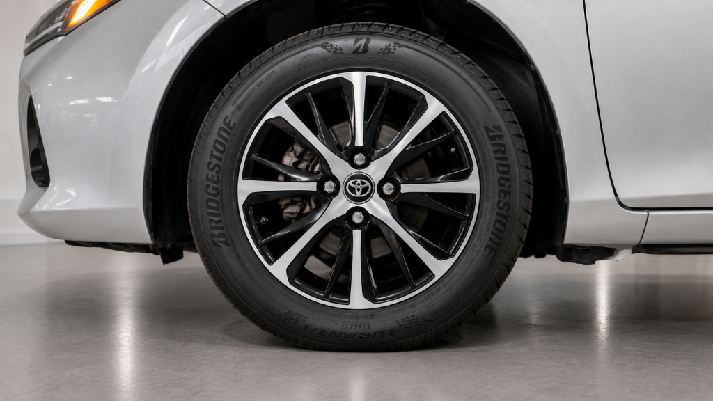Toyota Yaris 1.0 VVT-i Comfort cheio