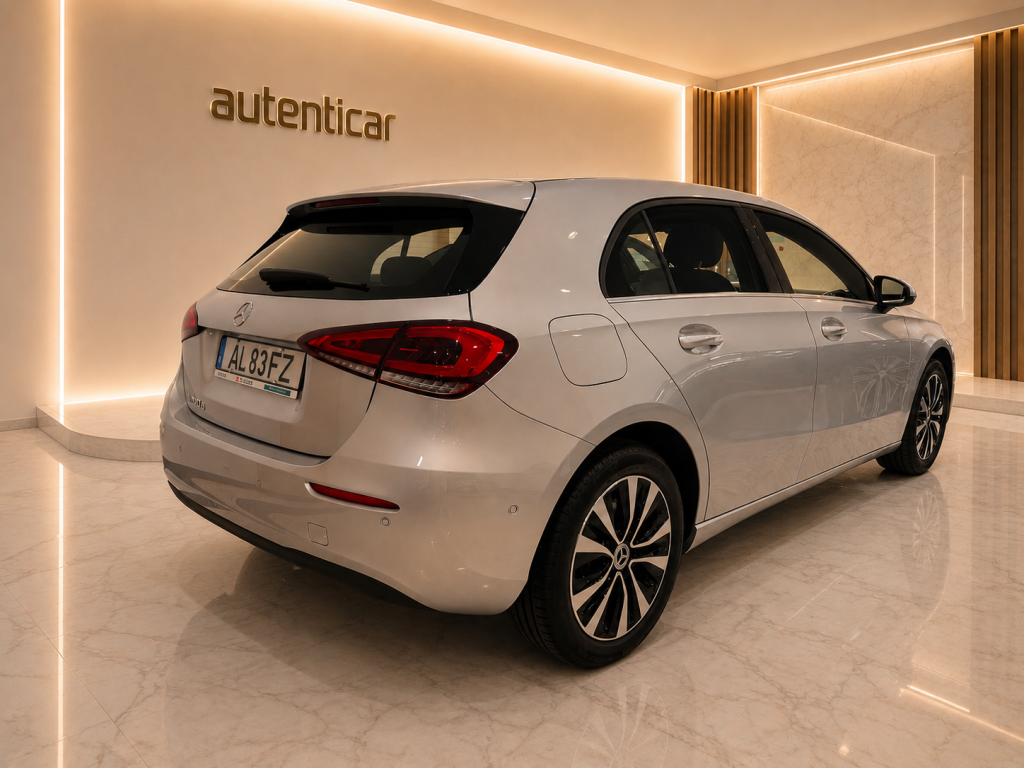 Mercedes Benz A 250 e cheio